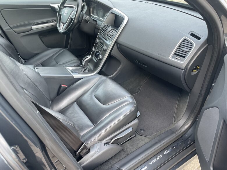 VOLVO XC60 2,4D