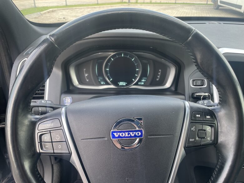 VOLVO XC60 2,4D