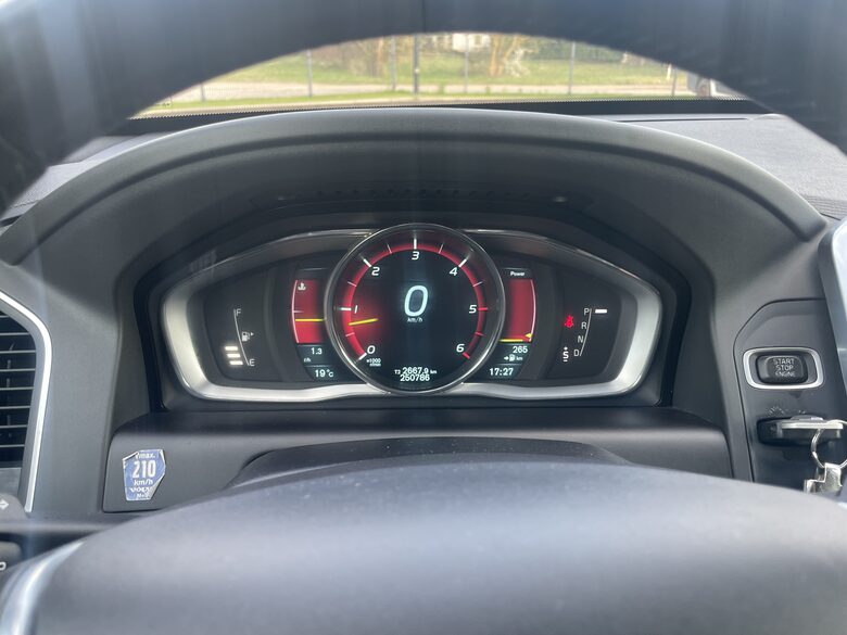 VOLVO XC60 2,4D