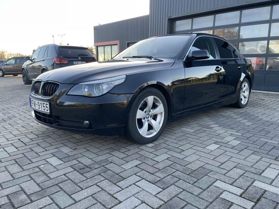 BMW 523i